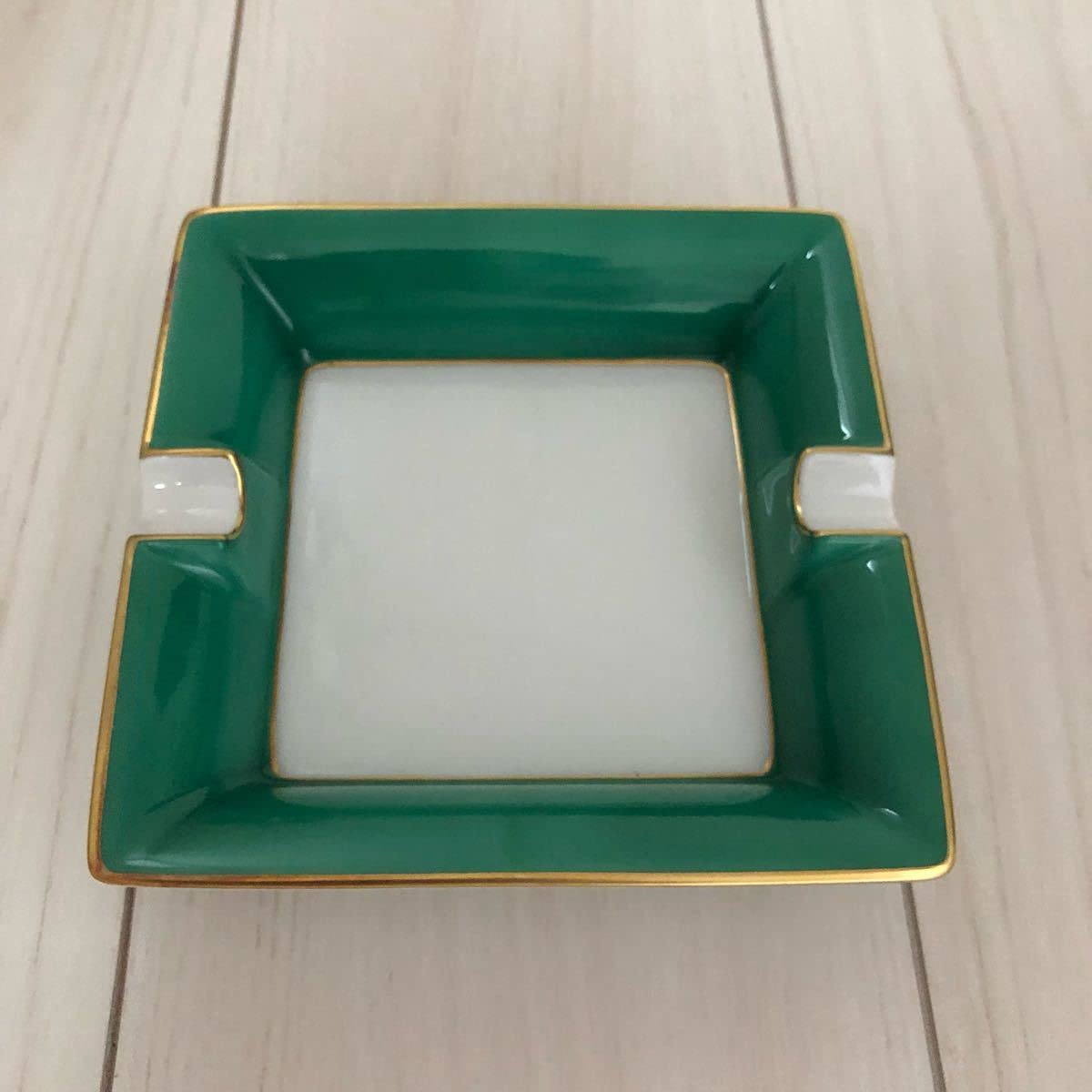 シリアルナンバー リチャードジノリ  新品　前菜 灰皿 オードブル Amazon.co.jp: リチャードジノリ シリアルナンバー入リ 飾り皿 灰皿